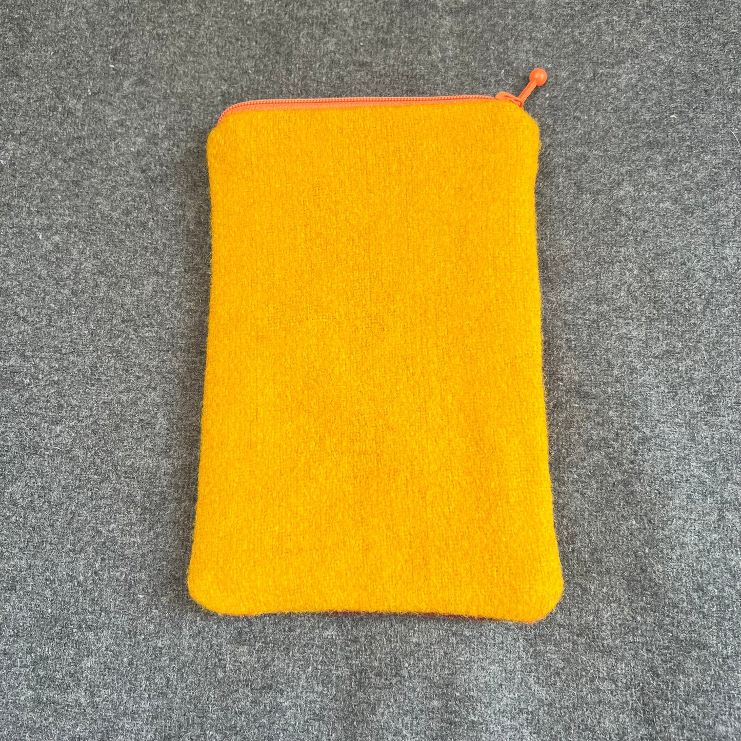 Mobil och glasögonfodral kit ”sommarblom” orange/körsbärsröd 12x20cm
