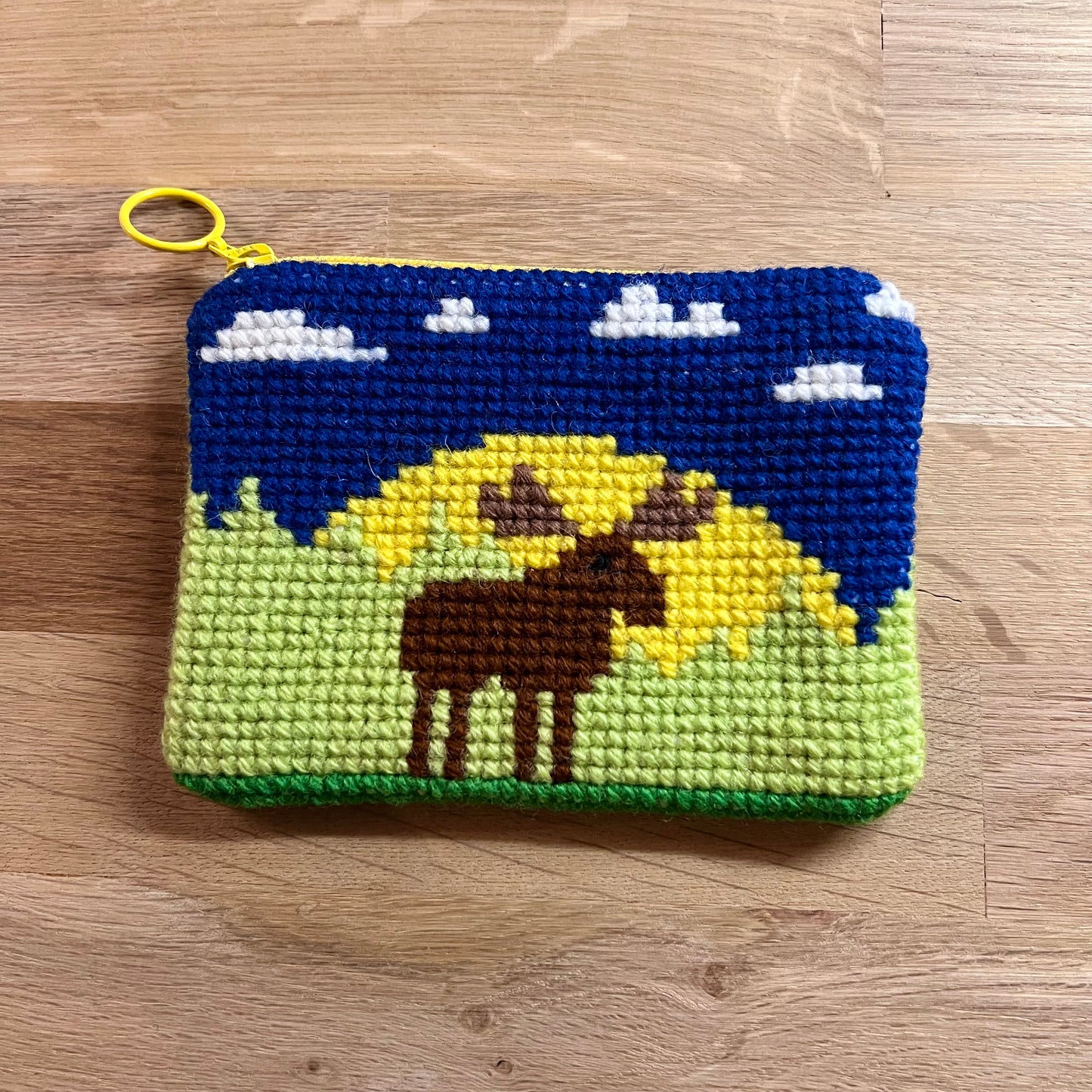 Handgjord unik börs, älg i skymningen blå/grön 13,5x10cm