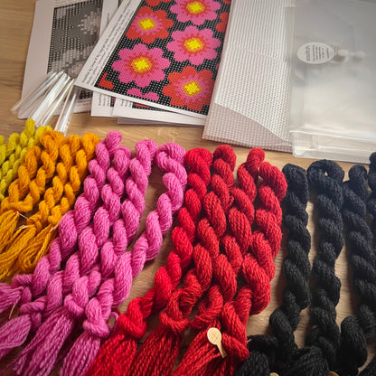 Broderikit med ullgarn ”sommarblom”