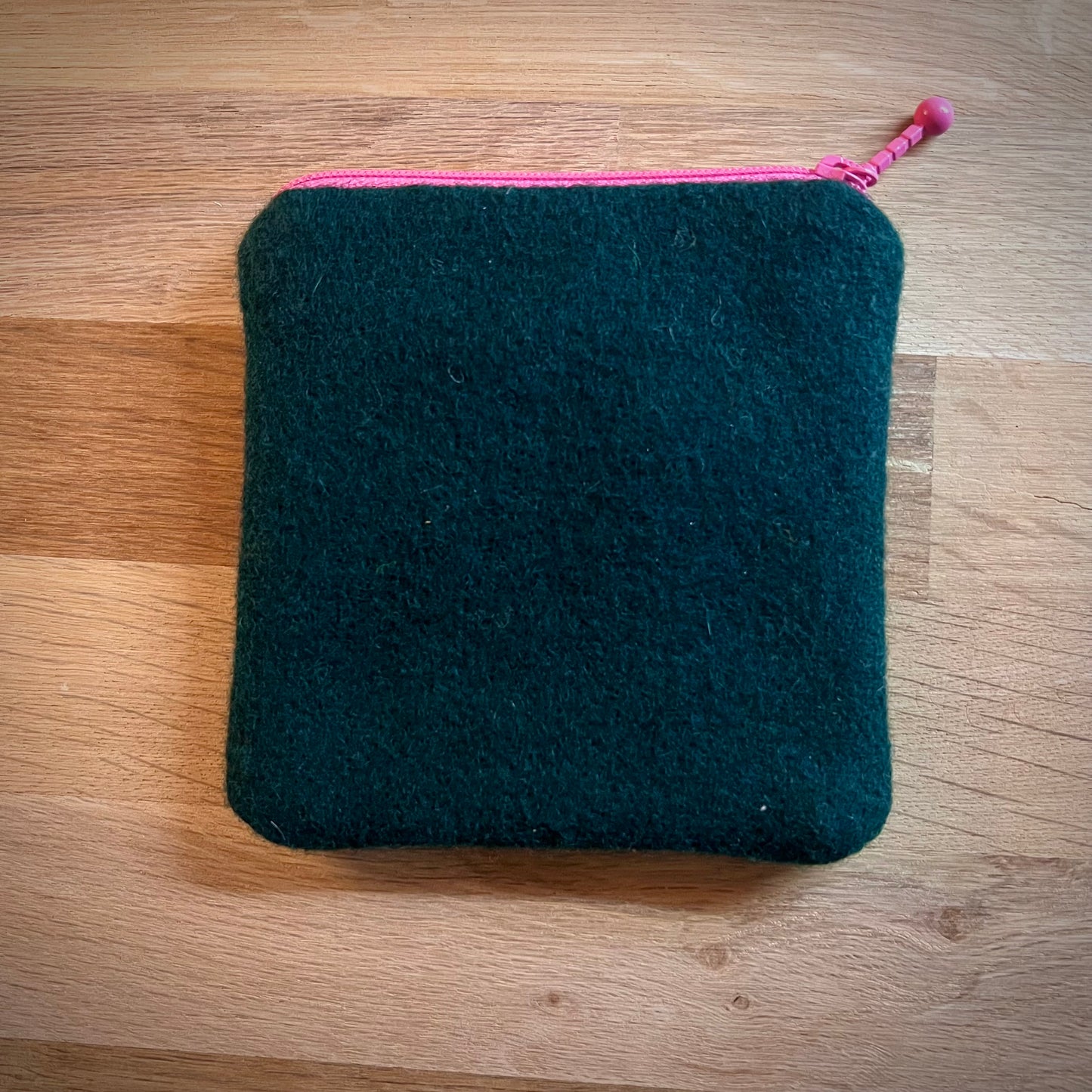 Handgjord unik börs, ensamt päron