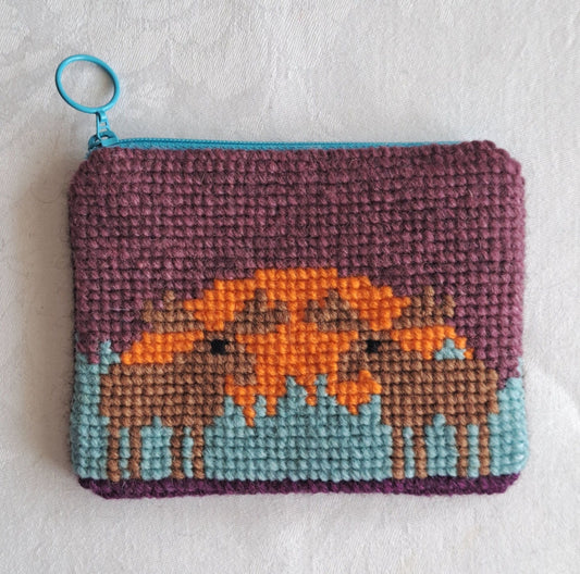 Handgjord unik börs, älgmöte i solnedgång