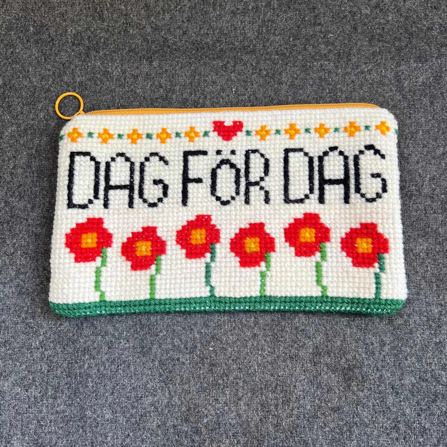 Handgjord unik börs”dag för dag” i retrostil, 13,5x22cm