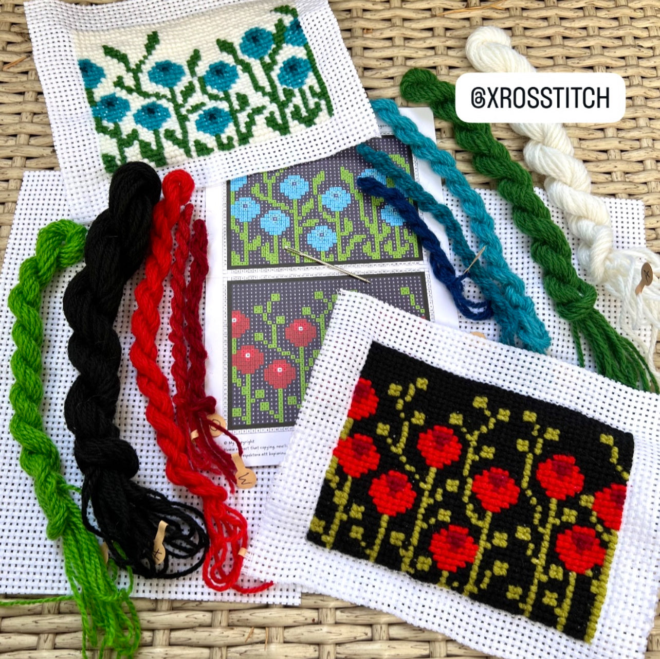 Broderikit i blåbär & lingonskogen