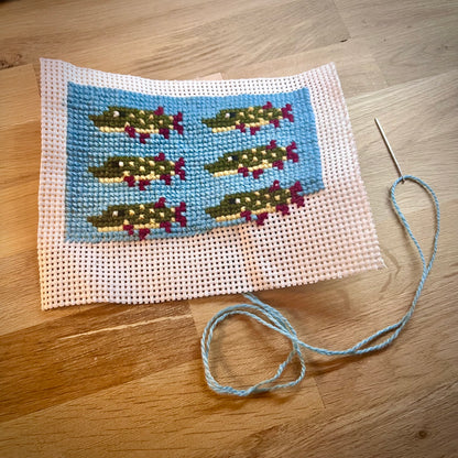 Broderikit med ullgarn ” gäddgänget ”