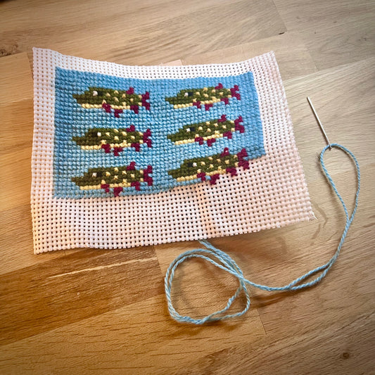 Broderikit med ullgarn ” gäddgänget ”