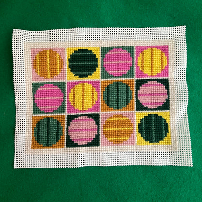 Broderikit med ullgarn ”randiga rariteter” ca 18x25cm