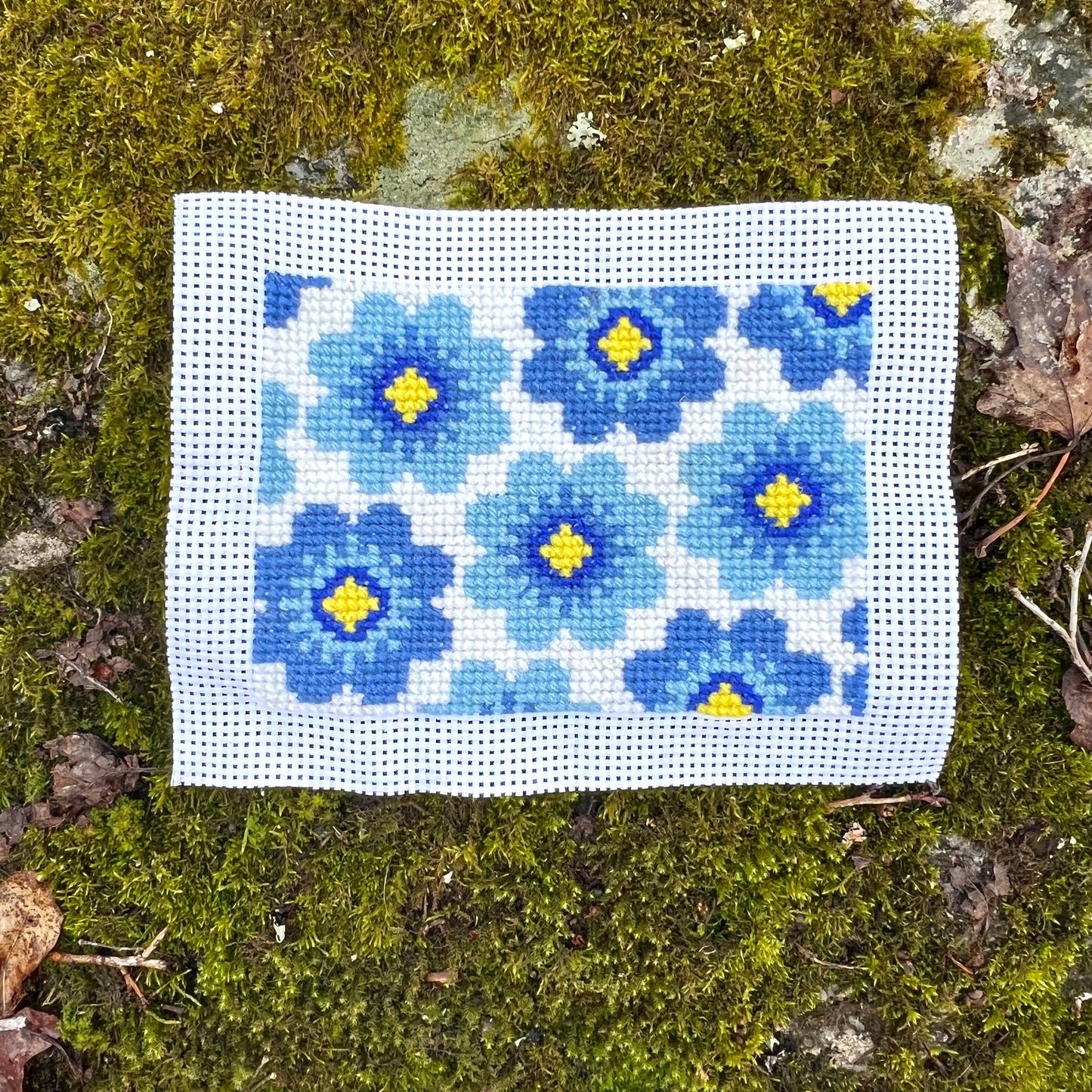 Broderikit med ullgarn ”sommarblom”