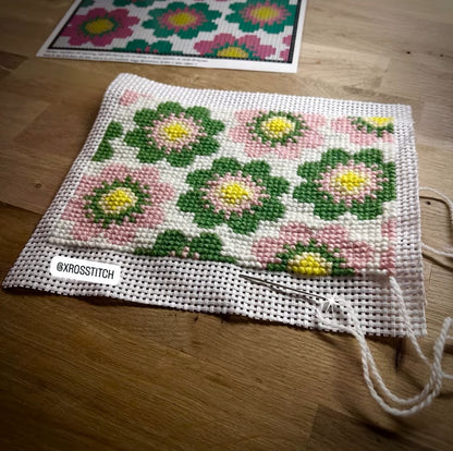 Broderikit med ullgarn ”sommarblom”