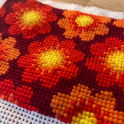 Broderikit med ullgarn ”sommarblom”