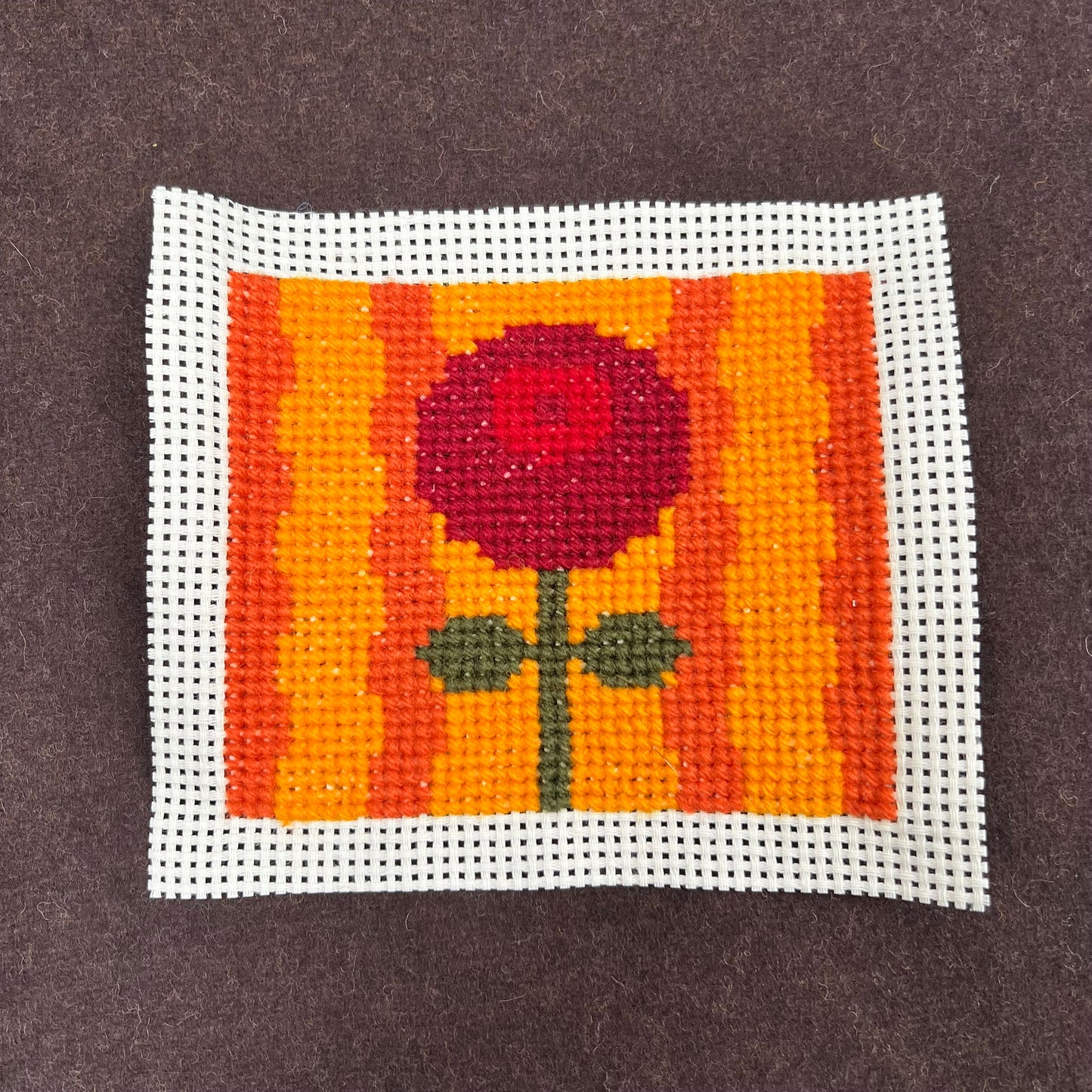 Broderikit ”det ensamma lilla lingonet” 11,5x13cm