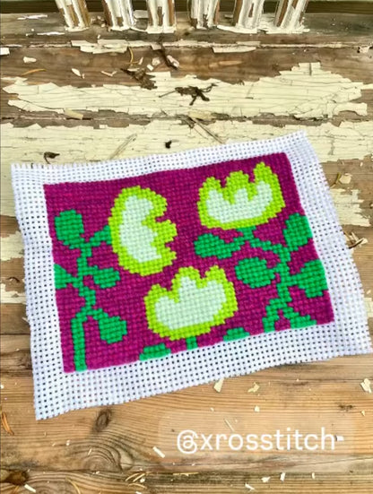 Broderikit med ullgarn ”snirkliga tulpaner” 12x17,5cm