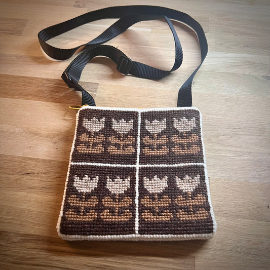 Handgjord unik axelremsväska, brun retrotulpan