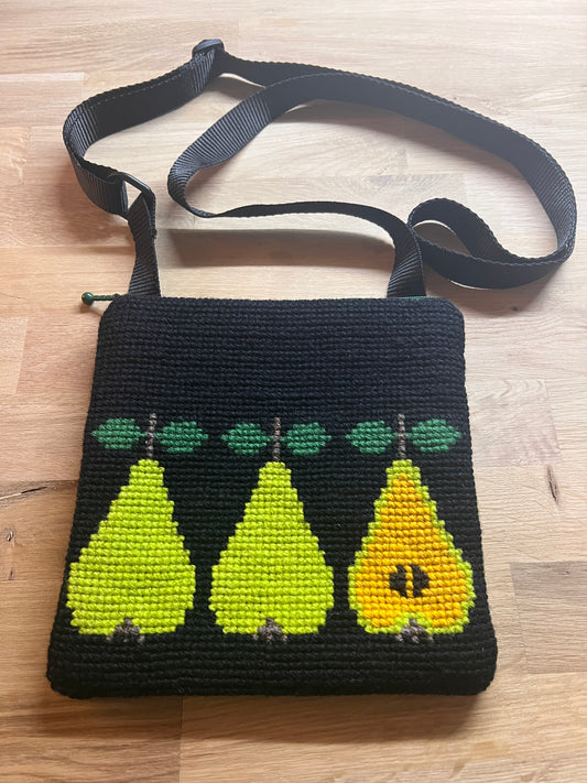 Handgjord unik axelremsväska, päron svart