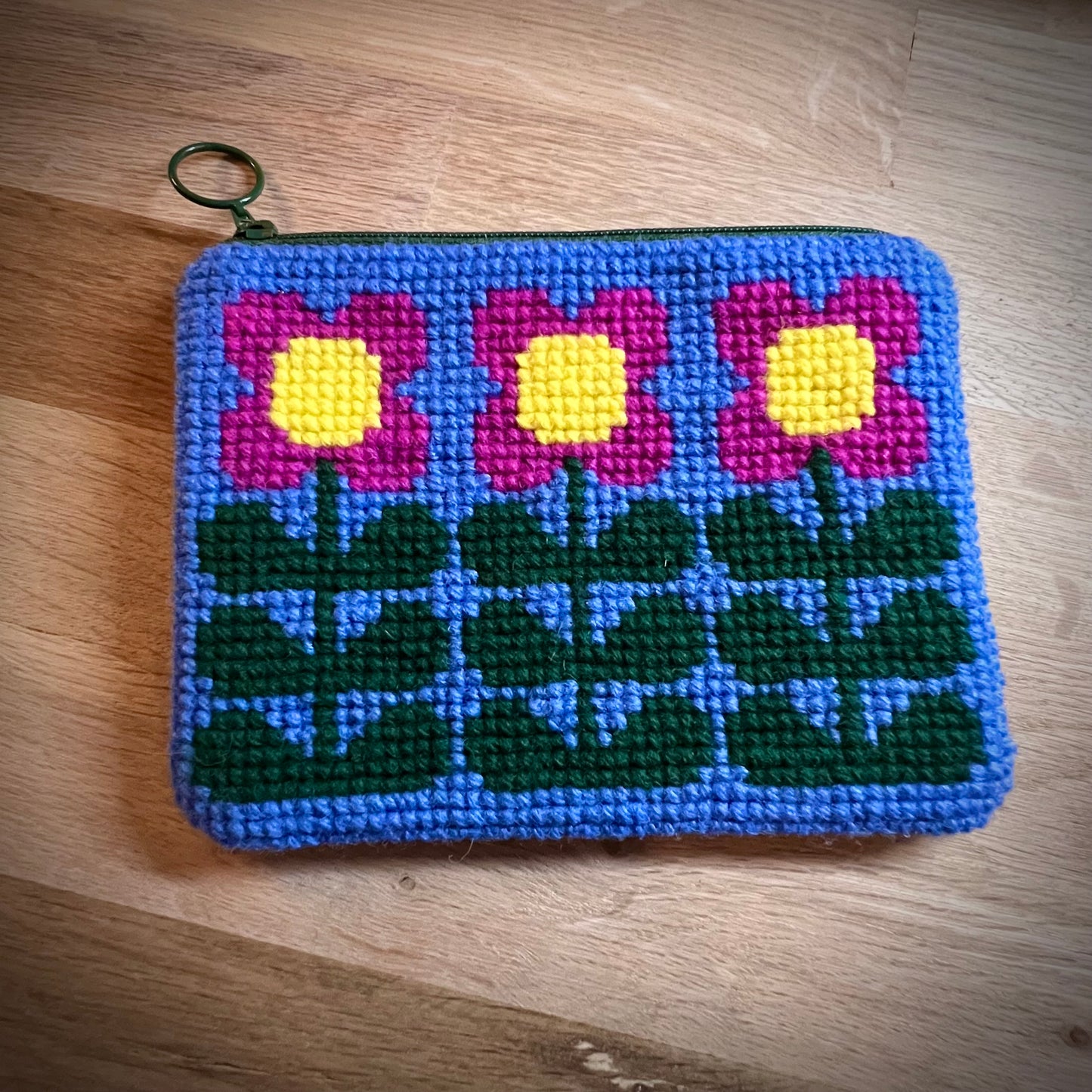 Handgjord unik börs, 3 retroblommor blå/rosa