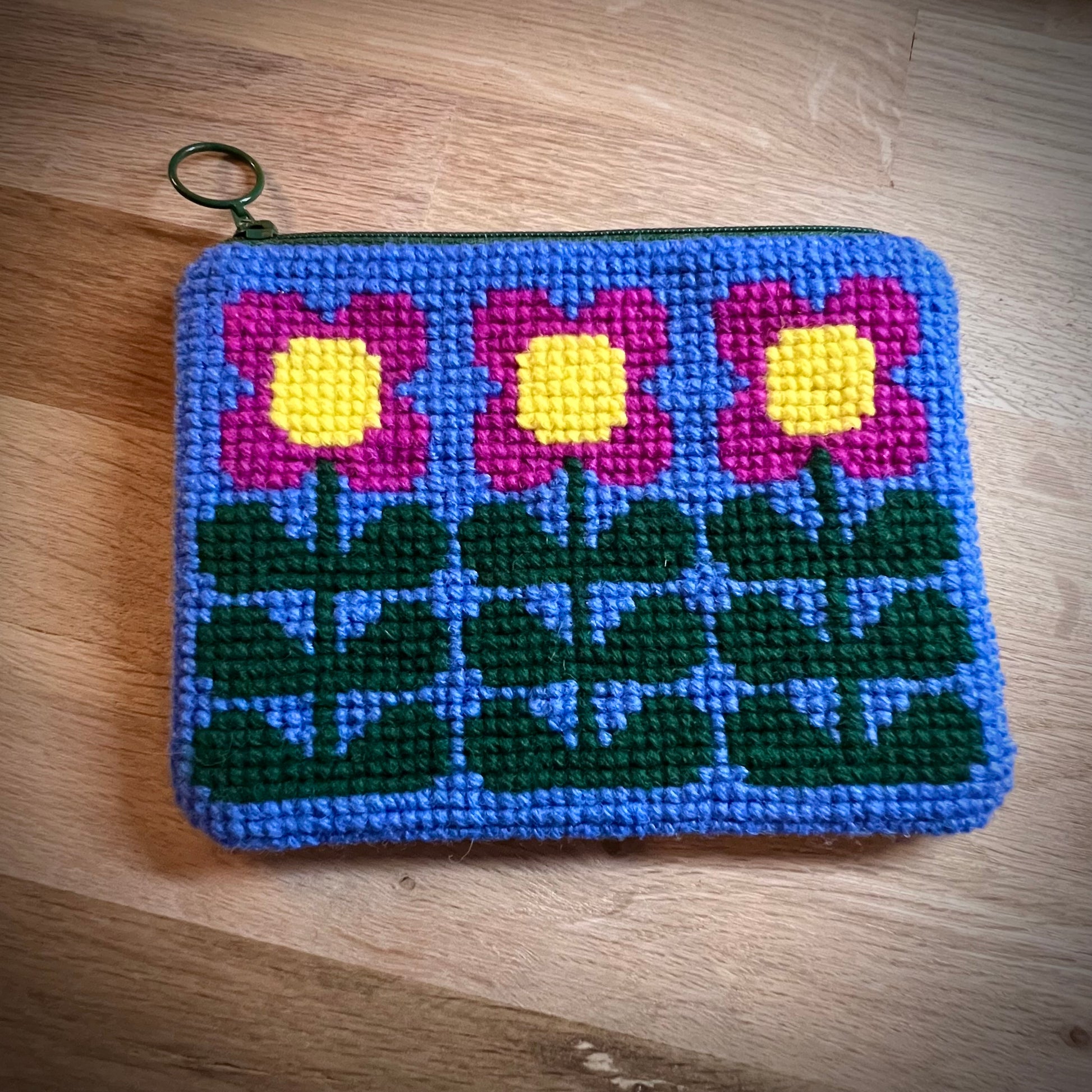 Handgjord unik börs, 3 retroblommor blå/rosa