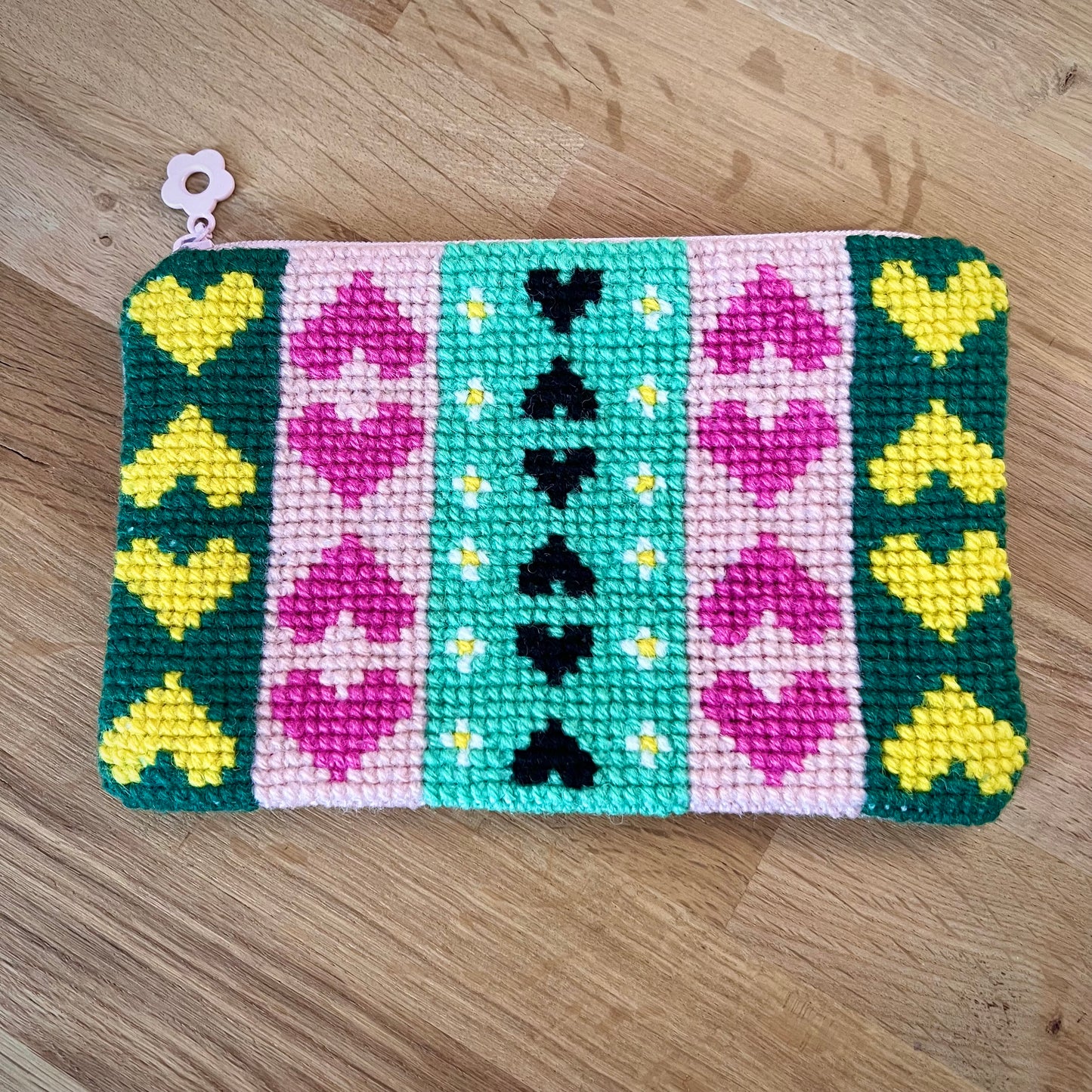 Handgjord unik börs, ”alla hjärtans dag” rosa/grön/gul 18,5x12cm