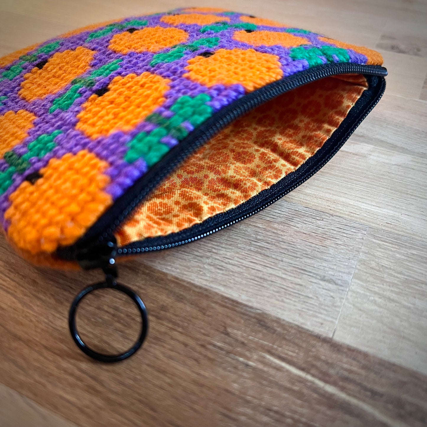 Handgjord unik börs, apelsinträdgård orange/lila
