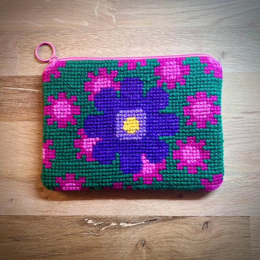Handgjord unik börs, blommig i retrostil, rosa/lila/grön