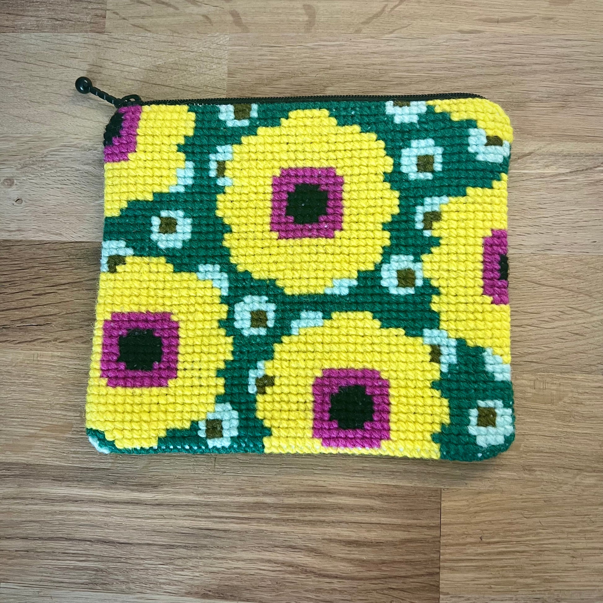 Handgjord unik börs, blommor & bär grön/gul/rosa 16x14cm