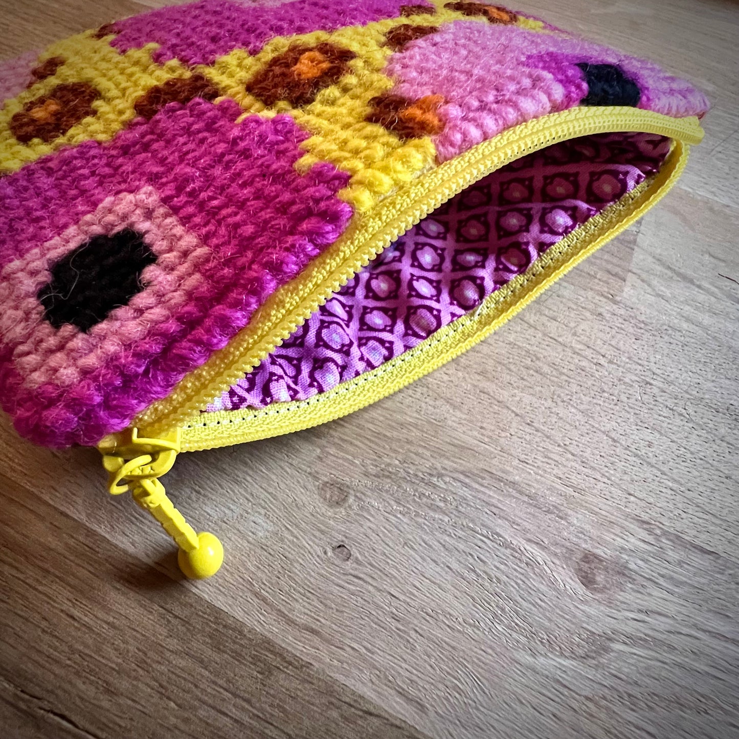 Handgjord unik börs, blommor & bär rosa/gul