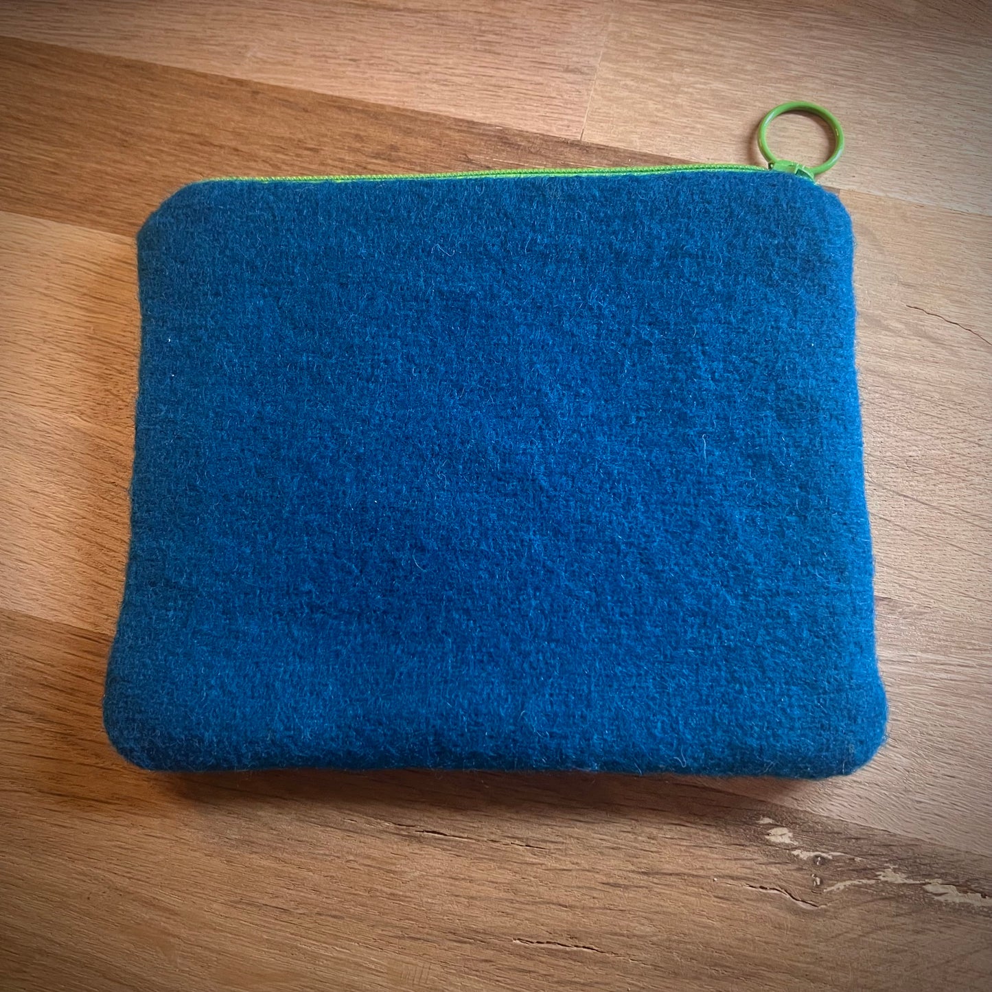 Handgjord unik börs, gäddan i vassen