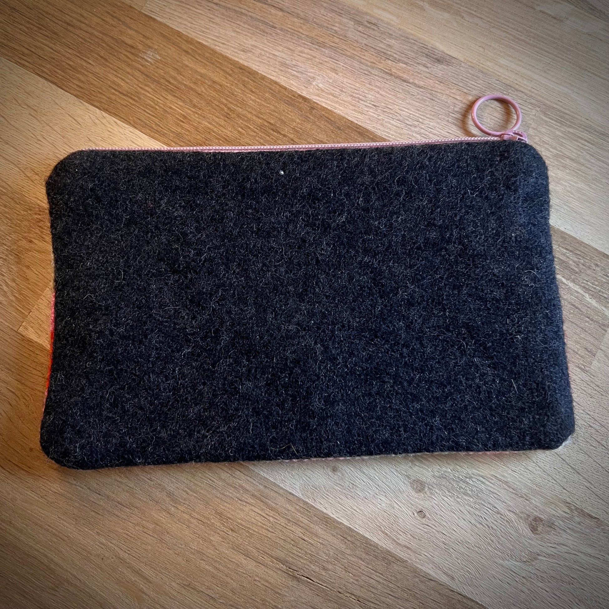 Handgjord unik börs, retromönstrad