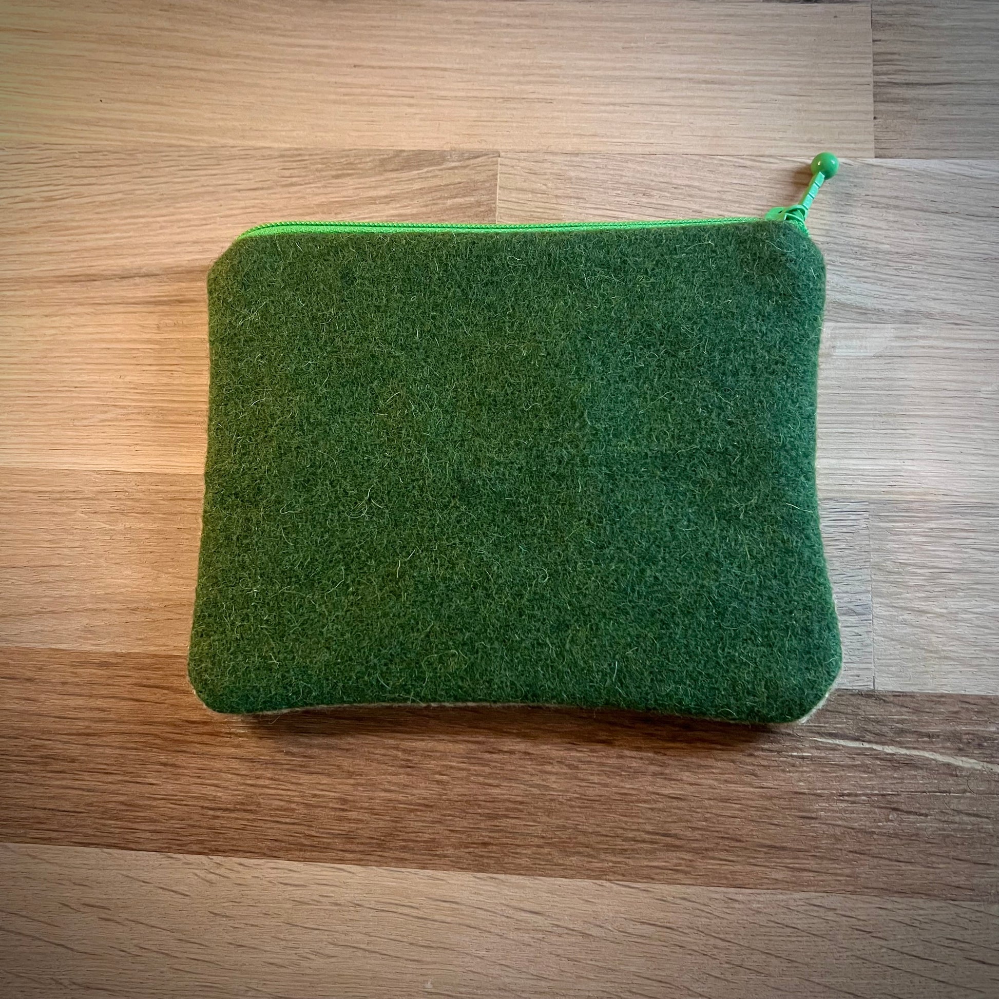 Handgjord unik börs, 3 äpplen beige/grön