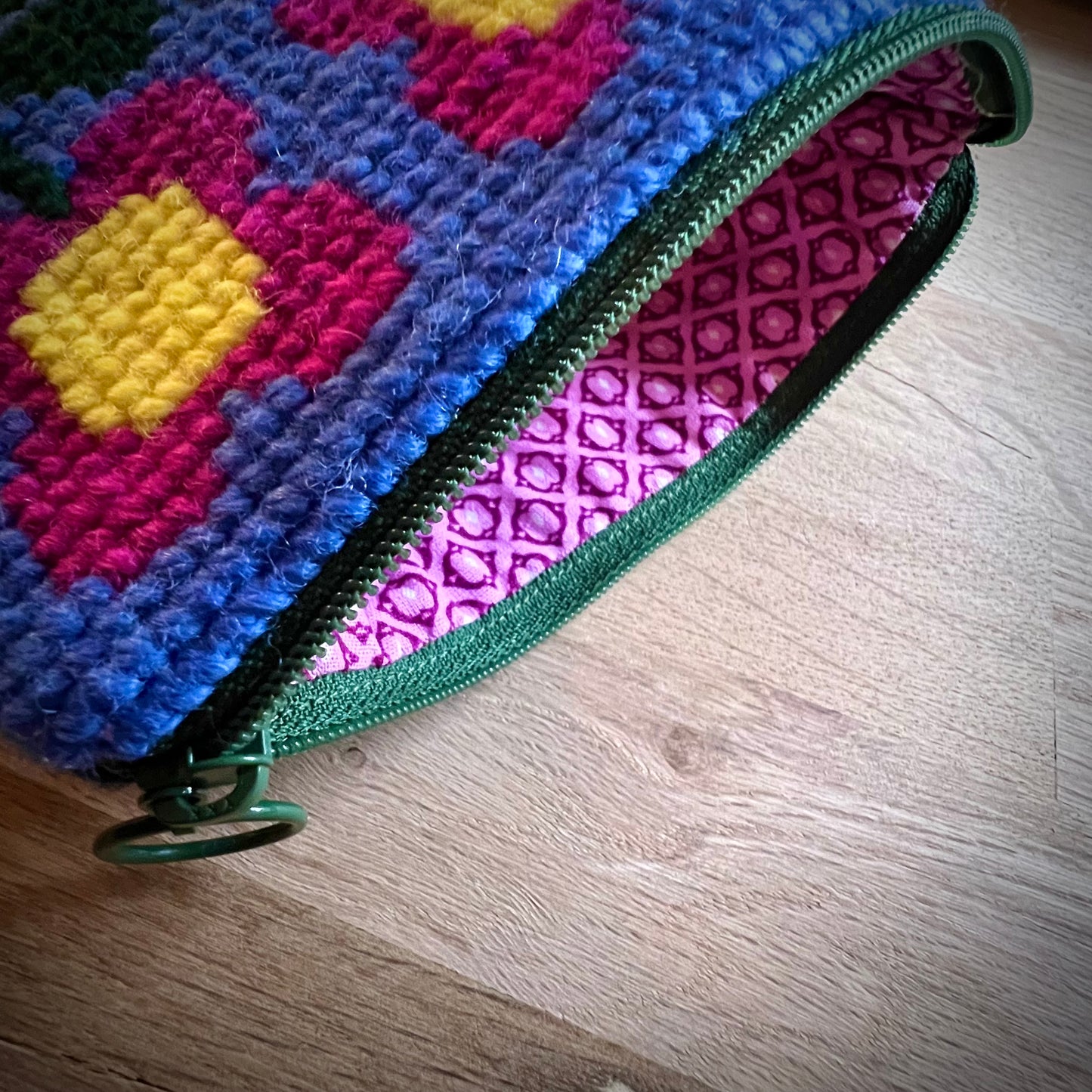 Handgjord unik börs, 3 retroblommor blå/rosa