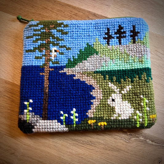 Handgjord unik börs, fjällhare på berget