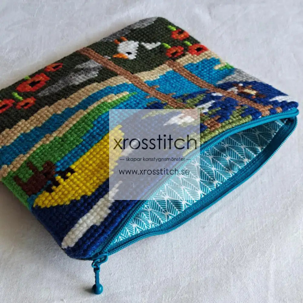 Handgjord unik börs, älg vid vattenbrynet, mörkblå