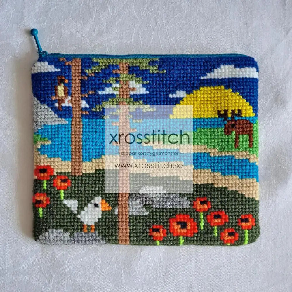 Handgjord unik börs, älg vid vattenbrynet, mörkblå